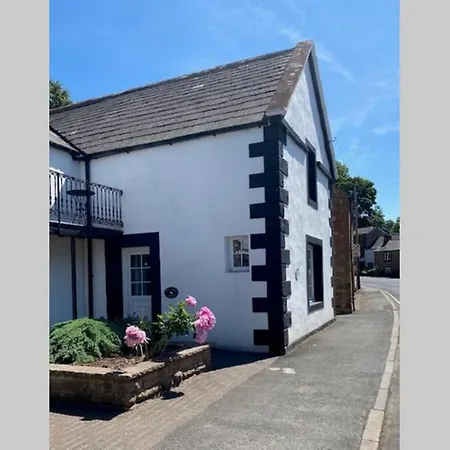 Holiday home 2 Mews - Town Centre Location *