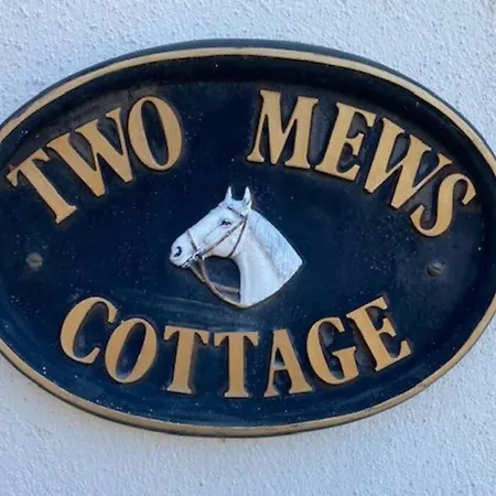 Dom wakacyjny 2 Mews - Town Centre Location